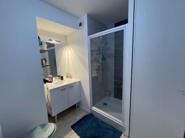 JOLI TYPE 2 au calme avec balcon et 2 stationnements