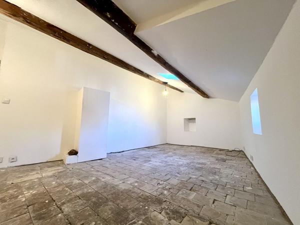 Maison à vendre 108 600 € Nizas 6 p 93 m² DPE C
