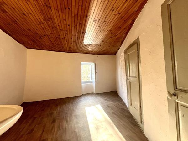 Maison à vendre 108 600 € Nizas 6 p 93 m² DPE C