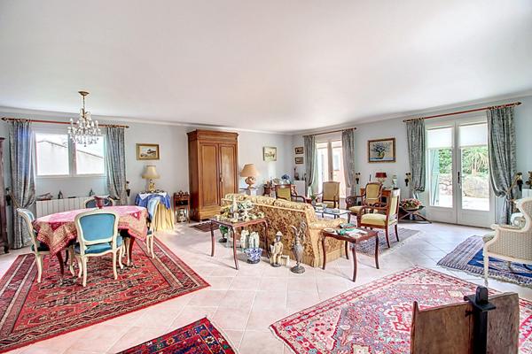 Maison Provençale à vendre à Vidauban - 5 pièces avec piscine