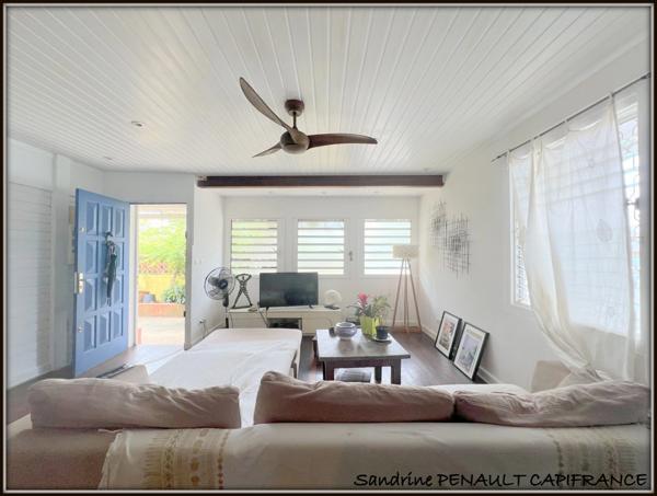 A VENDRE A KOUROU (GUYANE FRANCAISE) UNE BELLE MAISON T4 de 105 m² - TERRAIN DE 291 m² AU PRIX DE 215 000 €.