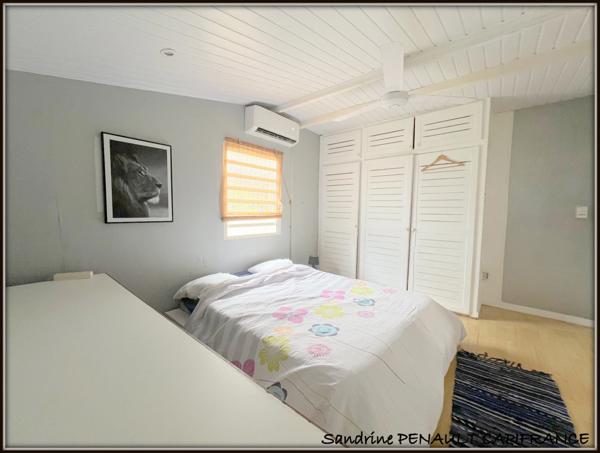 A VENDRE A KOUROU (GUYANE FRANCAISE) UNE BELLE MAISON T4 de 105 m² - TERRAIN DE 291 m² AU PRIX DE 215 000 €.