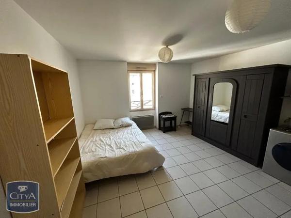 Appartement à louer 1 pièce 23.36m² Mâcon (71000)