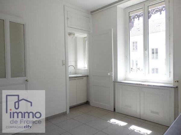 A LOUER ! APPARTEMENT T2 EN CENTRE VILLE