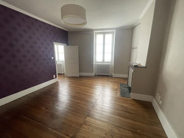 Vente Maison230 m² - 10 Pièces - LIGNIERES (18160)