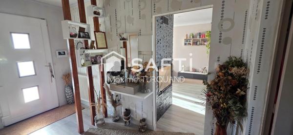 Pavillon sur sous-sol, 153m², 4 chambres, 945m² de terrain, 2 garages.