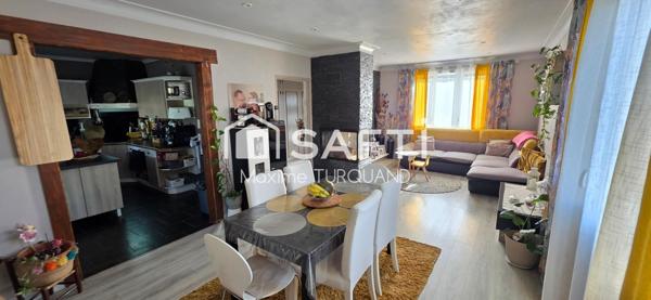 Pavillon sur sous-sol, 153m², 4 chambres, 945m² de terrain, 2 garages.