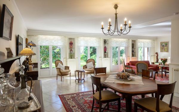 Maison à vendre    8 pièces • 369,55 m2 Olivet