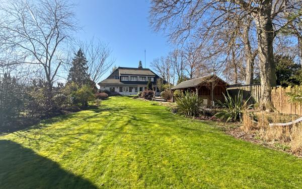 Maison à vendre    8 pièces • 369,55 m2 Olivet