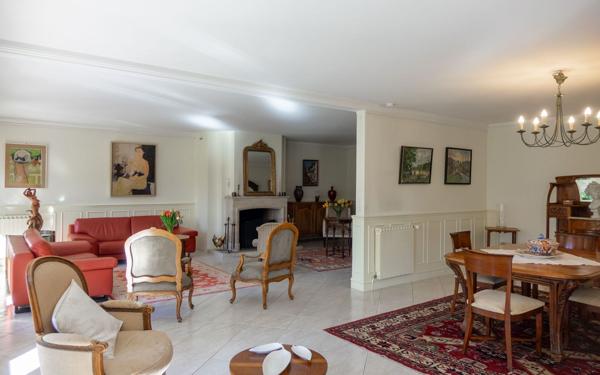 Maison à vendre    8 pièces • 369,55 m2 Olivet