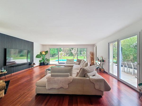 Maison Lamorlaye 10 pièce(s) 292 m2