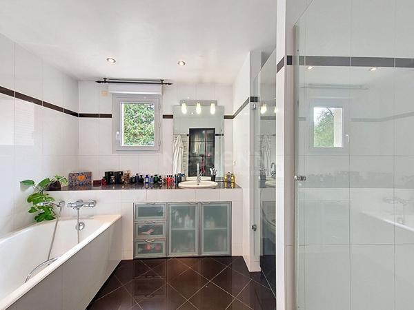 Maison Lamorlaye 10 pièce(s) 292 m2