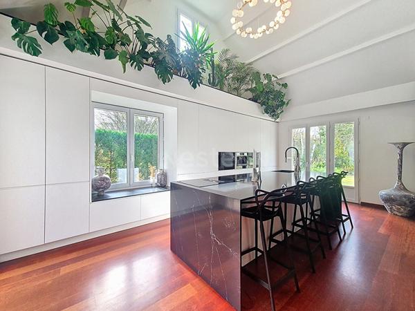 Maison Lamorlaye 10 pièce(s) 292 m2