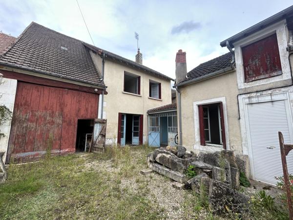 Vente Maison100 m² - 4 Pièces - ST AMAND MONTROND (18200)