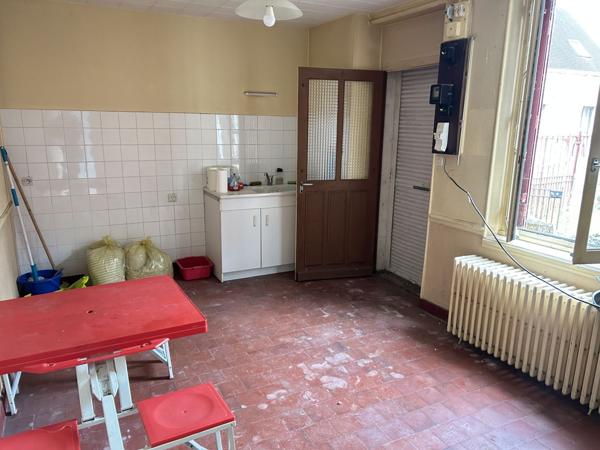 Vente Maison100 m² - 4 Pièces - ST AMAND MONTROND (18200)