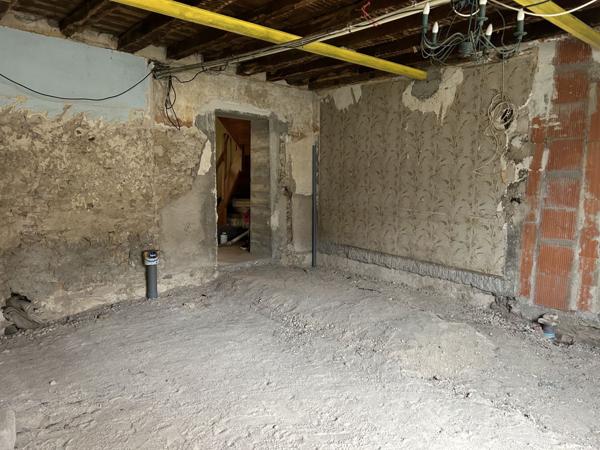 Vente Maison100 m² - 4 Pièces - ST AMAND MONTROND (18200)