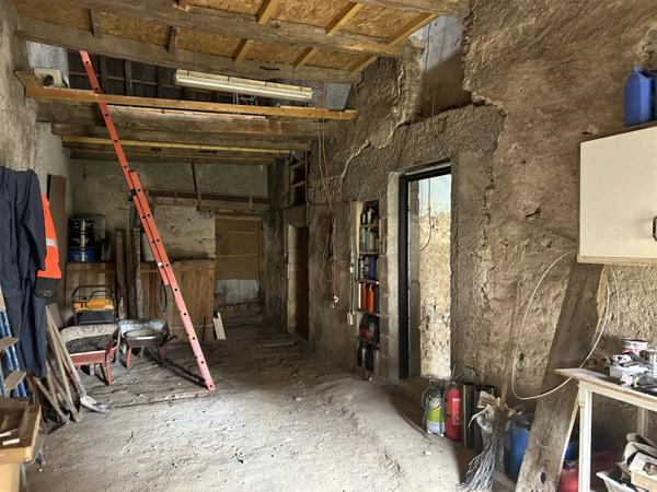 Vente Maison100 m² - 4 Pièces - ST AMAND MONTROND (18200)