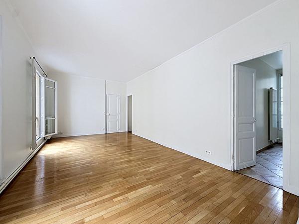 3 pièces traversant avec box - Iéna - PARIS