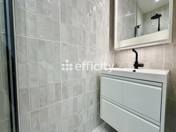 Maison
         5 pièces
        - 116 m² 341 500 € *