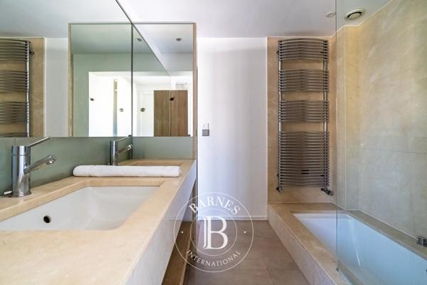 Paris 16ème, Appartement 3 Chambres -  127 m² à vendre