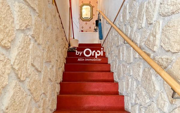 Maison à vendre    4 pièces •  Montmarault