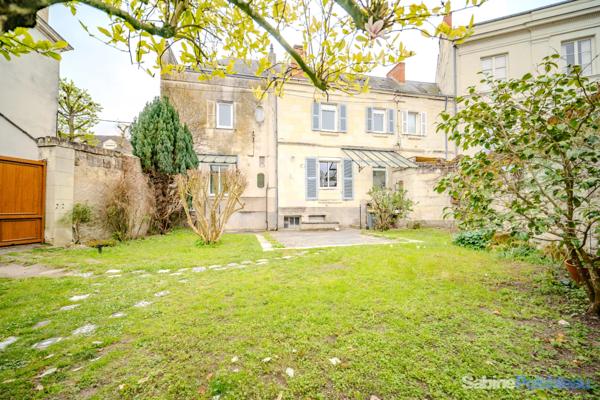 Maison à vendre à Saumur 49400 - centre ville - 4 ou 5 chambres - 171 m² Habitable - Dépendance - Jardin