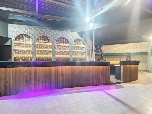 Local festif à vendre entre Amboise et Blois