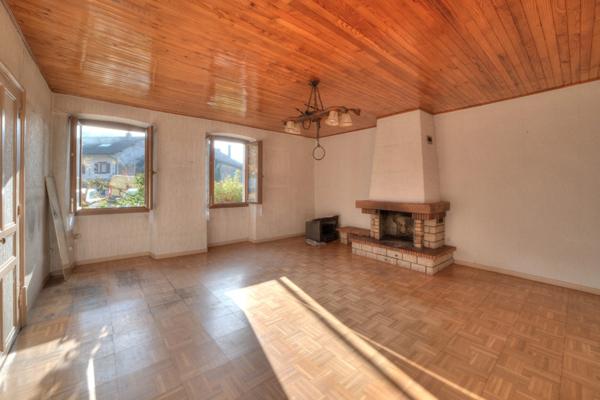 Maison à vendre 6 pièces LANCRANS (01)