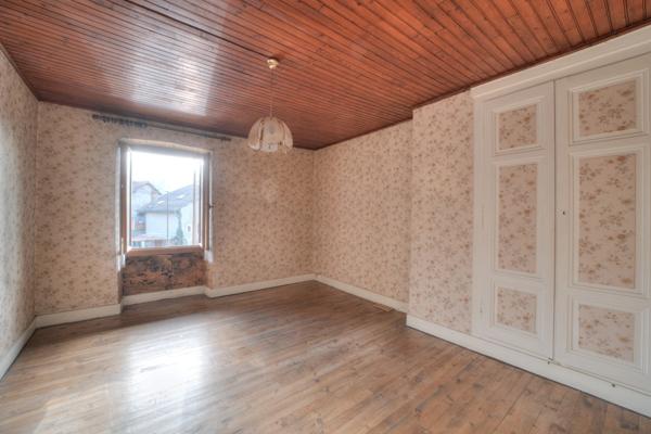 Maison à vendre 6 pièces LANCRANS (01)