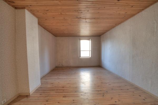 Maison à vendre 6 pièces LANCRANS (01)