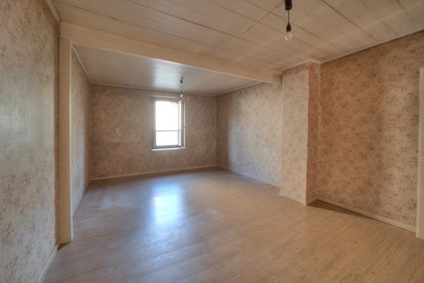 Maison à vendre 6 pièces LANCRANS (01)