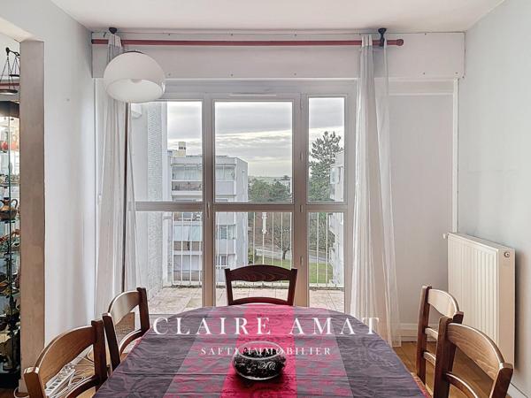 DERNIER ETAGE AVEC RAVALEMENT COMPRIS / BOX 2 PARK