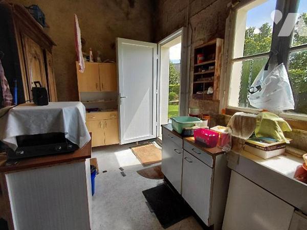 Maison en pierre à vendre à Crédin (56580) - Terrain constructible et divisible - Fort potentie...