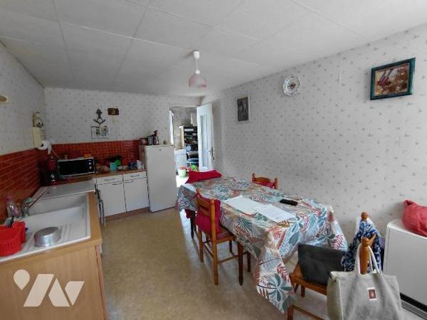 Maison en pierre à vendre à Crédin (56580) - Terrain constructible et divisible - Fort potentie...