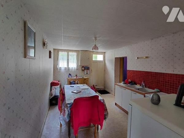 Maison en pierre à vendre à Crédin (56580) - Terrain constructible et divisible - Fort potentie...