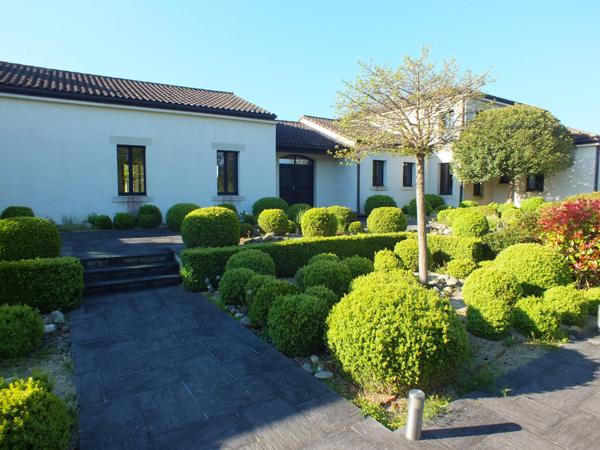 Propriété à vendre 17 pièces proche de SEMUR EN AUXOIS (21)