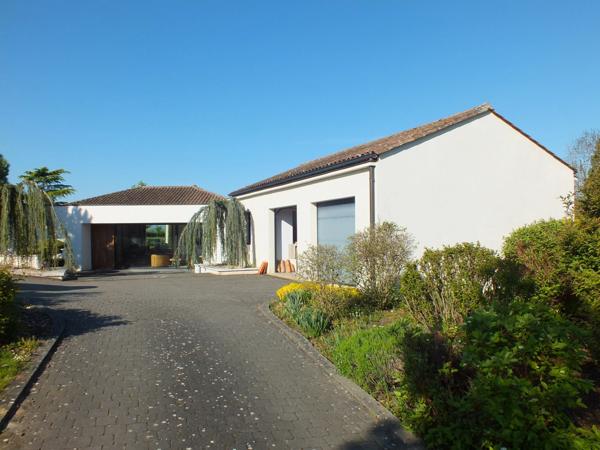 Propriété à vendre 17 pièces proche de SEMUR EN AUXOIS (21)