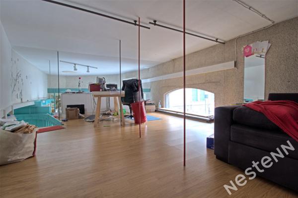 AGEN CENTRE - Local commercial de 160 m² avec grande vitrine au sein du quartier de la préfecture.