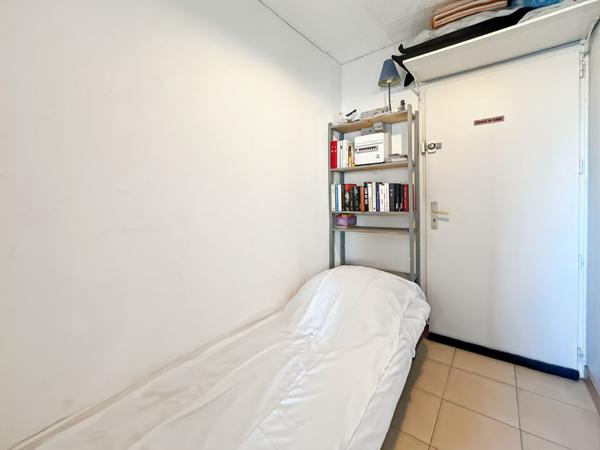 Appartement 1 pièce(s) latéral mer