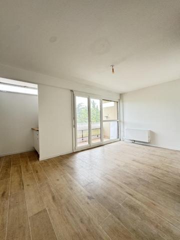 Location / Studio à Aix-en-Provence (13100)