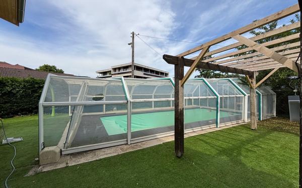 Maison à vendre    10 pièces • 187 m2 Ville-la-Grand