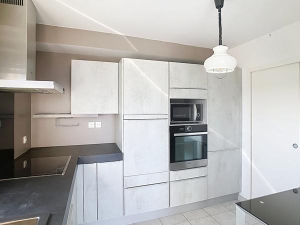 Appartement à vendre Angers, 3 chambres, dernier étage avec ascenseur, deux terrasses, double box