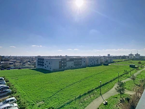 Appartement à vendre Angers, 3 chambres, dernier étage avec ascenseur, deux terrasses, double box