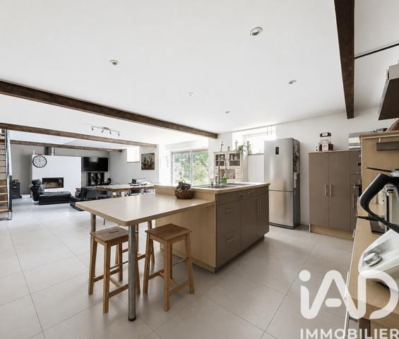Maison à vendre 9 pièces 261 m² Saint-Aubin-d'Aubigné