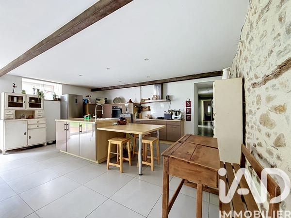 Maison à vendre 9 pièces 261 m² Saint-Aubin-d'Aubigné