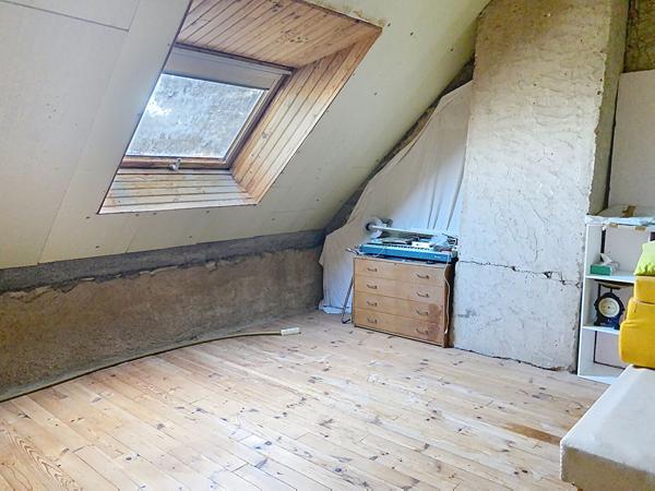 TIERCE ? Maison de campagne à rénover avec emplacement et beau potentiel