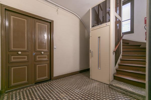 Appartement
         3 pièces
        - 40 m² Exclusivité 485 000 € *