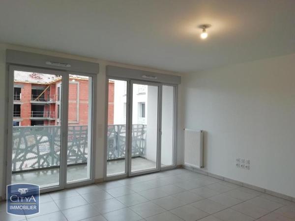 Appartement à louer 4 pièces 79.6m²