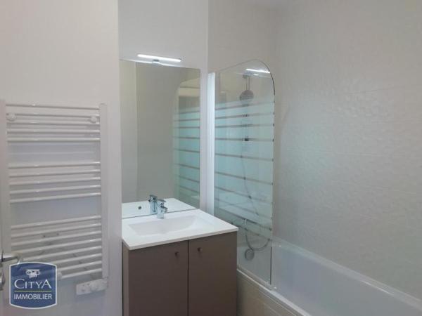 Appartement à louer 4 pièces 79.6m²