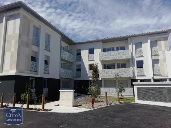 Appartement à louer 4 pièces 79.6m²